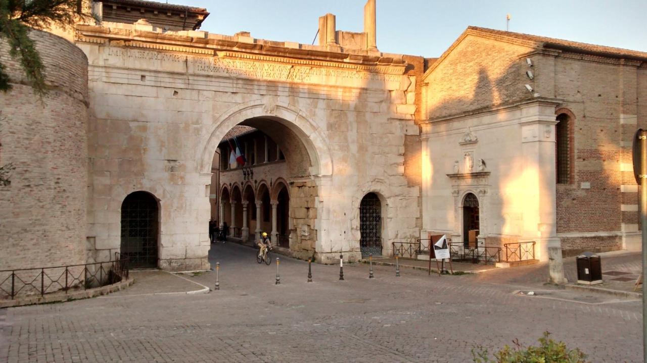 Luna Di Citta Fano Exteriér fotografie